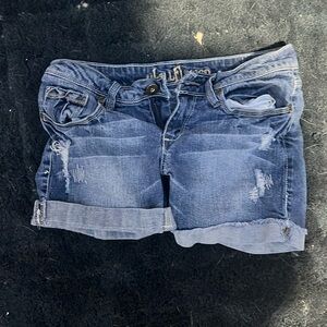 Wall flower mid shorts